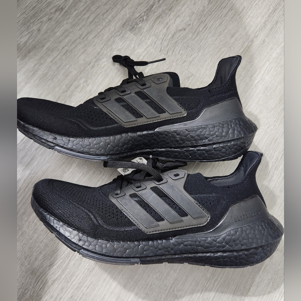 Adidas Men's 9 Ultraboost 2021 Triple Black FY0306 Running Sneakers Women 8 Snug